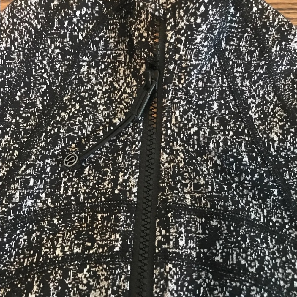 Lululemon Define Jacket - Picture 2 of 3